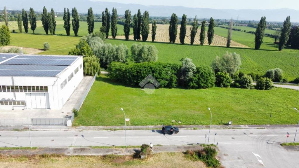 terreno edificabile in vendita a San Pietro in Gu