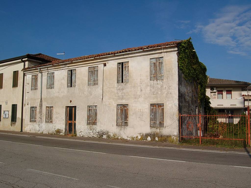 casa indipendente in vendita a San Pietro in Gu