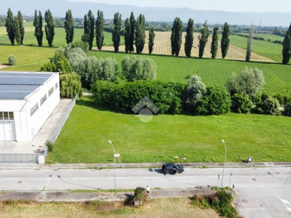 negozio in vendita a San Pietro in Gu