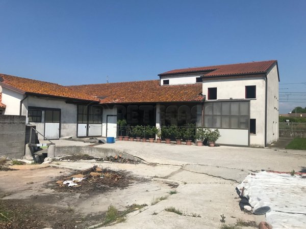 casa indipendente in vendita a San Pietro in Gu