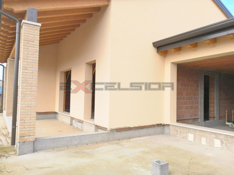 casa indipendente in vendita a San Pietro Viminario in zona Vanzo