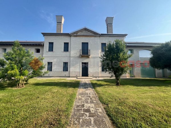 casa indipendente in vendita a San Pietro Viminario
