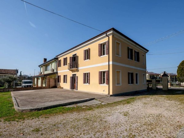 casa indipendente in vendita a San Pietro Viminario