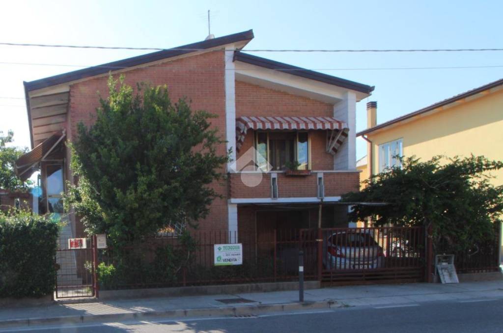 casa indipendente in vendita a San Pietro Viminario