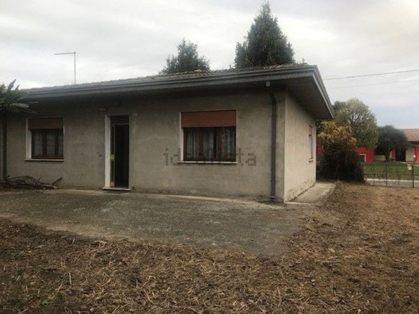 casa indipendente in vendita a San Pietro Viminario