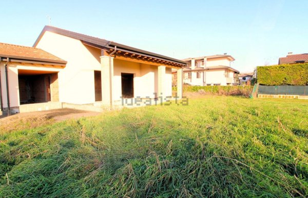 casa indipendente in vendita a San Pietro Viminario in zona Vanzo