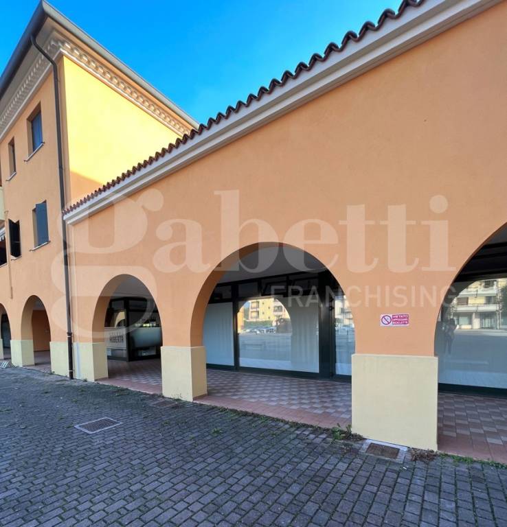 negozio in vendita a San Pietro Viminario