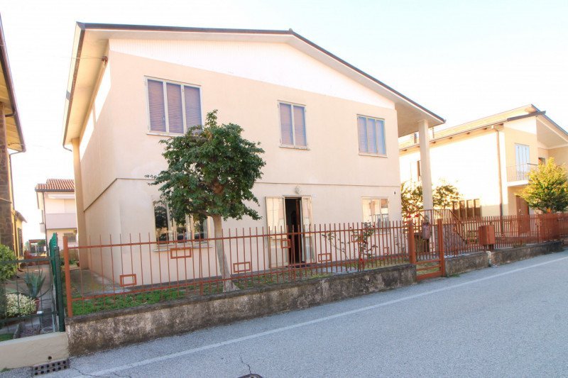casa indipendente in vendita a San Pietro Viminario in zona Vanzo