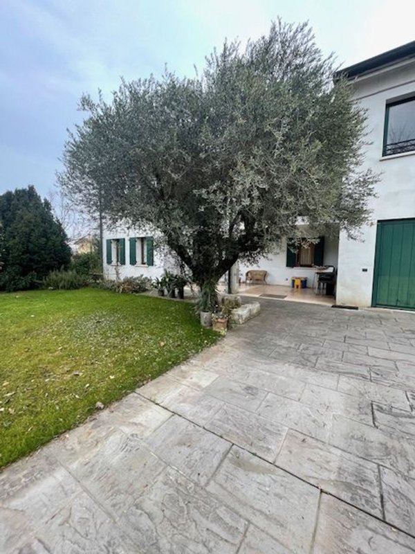 casa indipendente in vendita a Santa Giustina in Colle