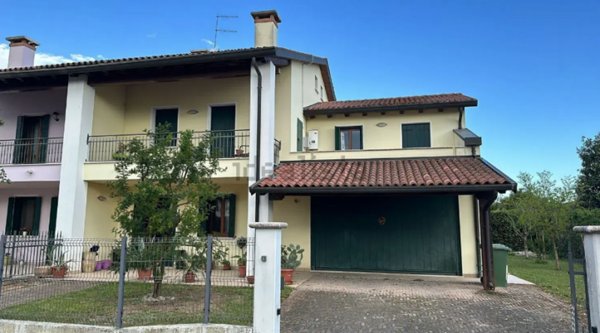 casa indipendente in vendita a Santa Giustina in Colle
