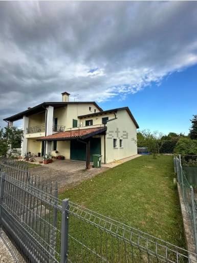 casa indipendente in vendita a Santa Giustina in Colle