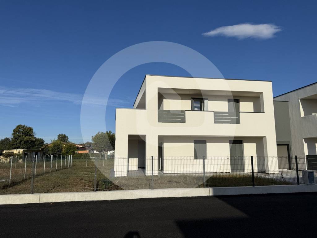 casa semindipendente in vendita a Santa Giustina in Colle in zona Fratte