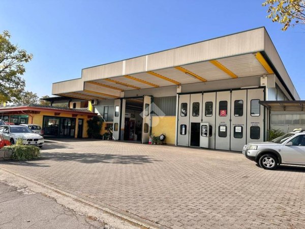locale commerciale in vendita a Santa Giustina in Colle
