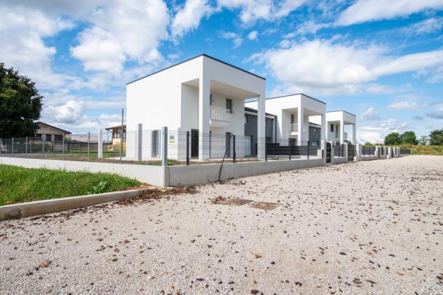 casa indipendente in vendita a Santa Giustina in Colle