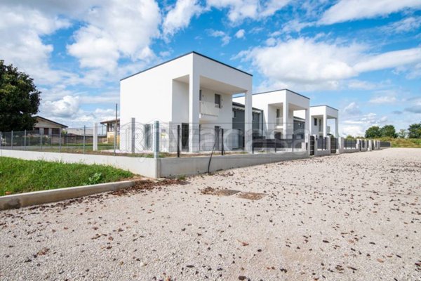 casa indipendente in vendita a Santa Giustina in Colle