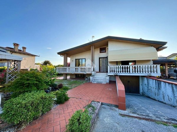 casa indipendente in vendita a Santa Giustina in Colle