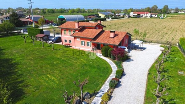 casa indipendente in vendita a Santa Giustina in Colle