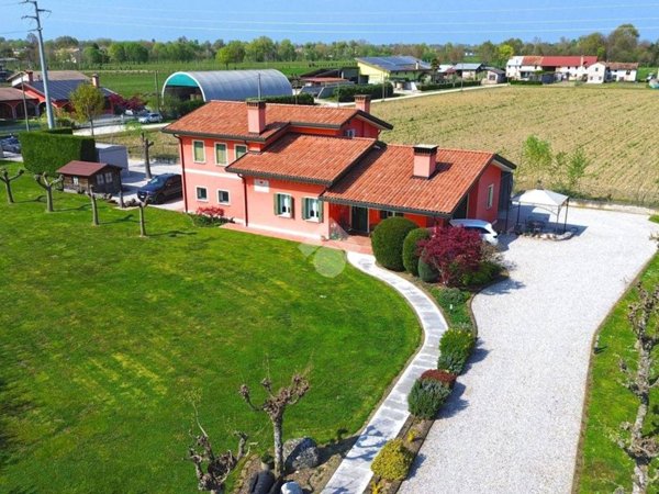 casa indipendente in vendita a Santa Giustina in Colle
