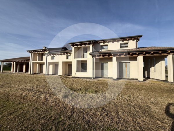 casa indipendente in vendita a Santa Giustina in Colle in zona Fratte