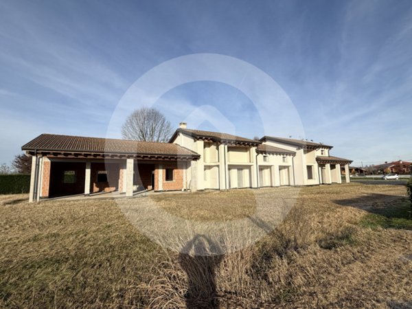 casa indipendente in vendita a Santa Giustina in Colle in zona Fratte