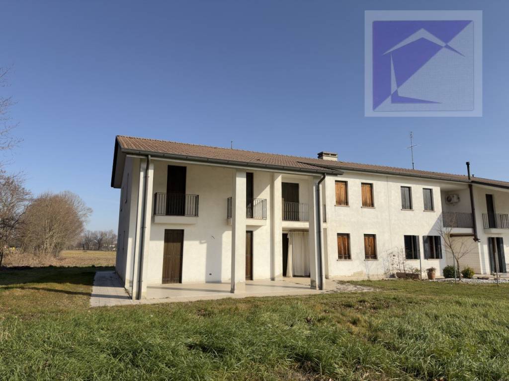 casa indipendente in vendita a Santa Giustina in Colle