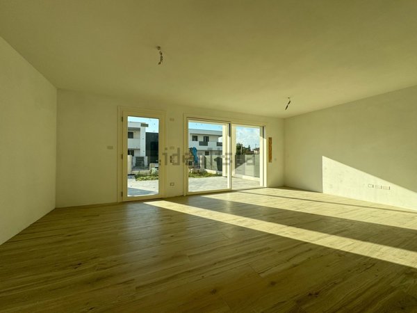 casa indipendente in vendita a Santa Giustina in Colle in zona Fratte