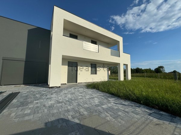 casa indipendente in vendita a Santa Giustina in Colle in zona Fratte