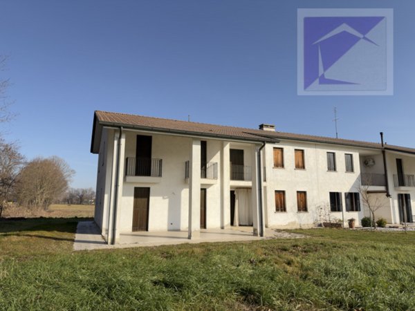 casa indipendente in vendita a Santa Giustina in Colle