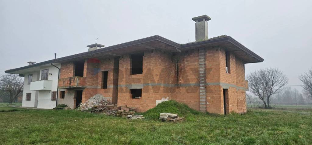 casa indipendente in vendita a Santa Giustina in Colle in zona Fratte