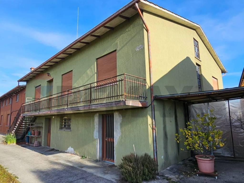 casa indipendente in vendita a Santa Giustina in Colle in zona Fratte