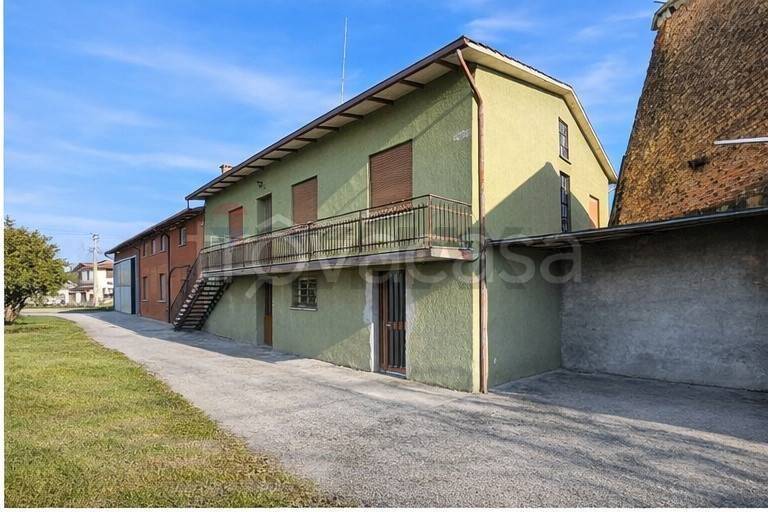 casa indipendente in vendita a Santa Giustina in Colle in zona Fratte