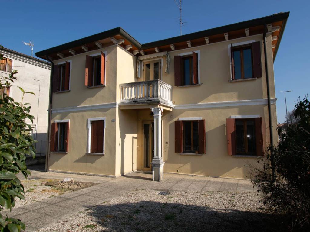 casa indipendente in vendita a Santa Giustina in Colle