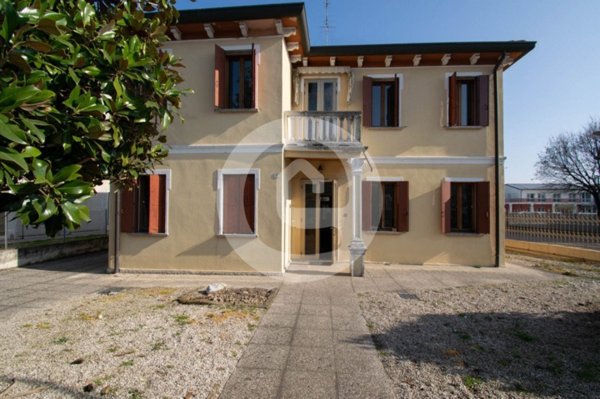 casa indipendente in vendita a Santa Giustina in Colle