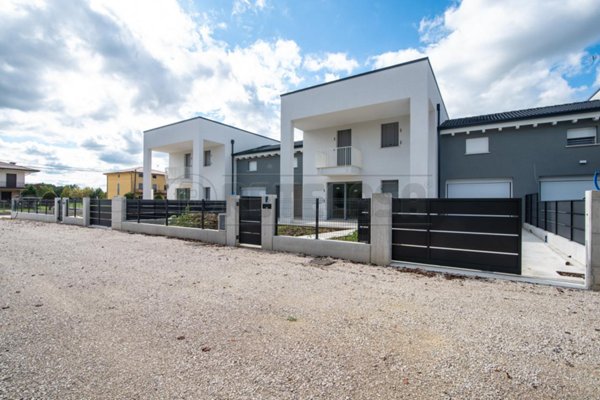 casa indipendente in vendita a Santa Giustina in Colle