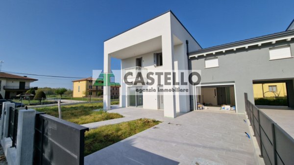 casa indipendente in vendita a Santa Giustina in Colle