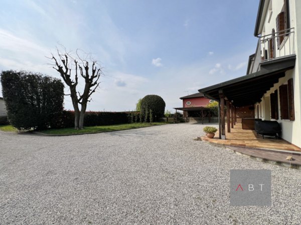 casa indipendente in vendita a Santa Giustina in Colle in zona Fratte