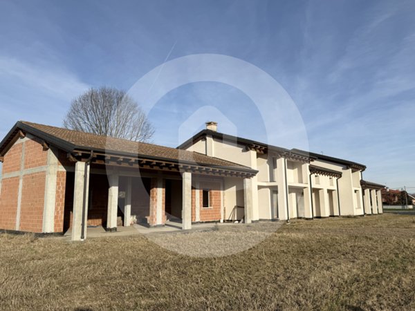 casa indipendente in vendita a Santa Giustina in Colle in zona Fratte