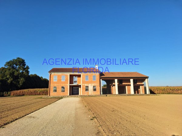 casa indipendente in vendita a Santa Giustina in Colle in zona Fratte