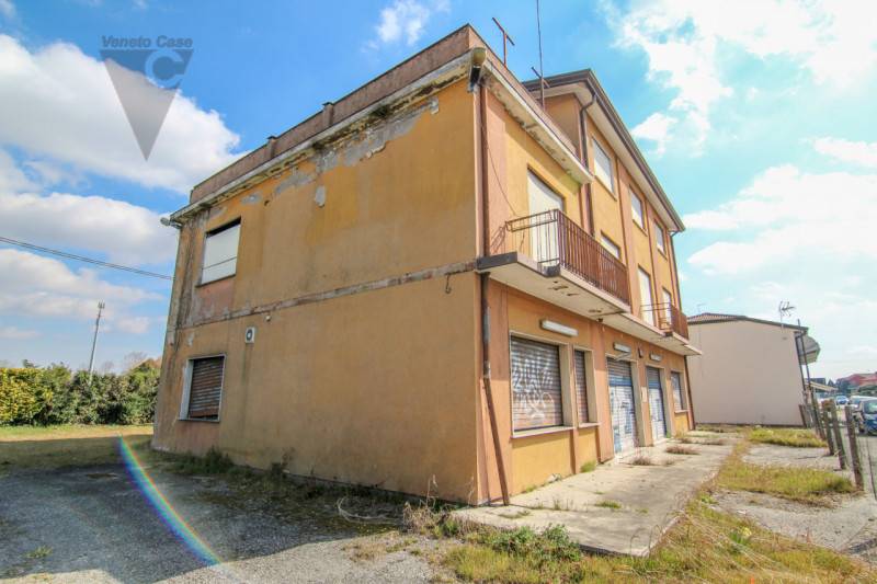 intera palazzina in vendita a Sant'Angelo di Piove di Sacco