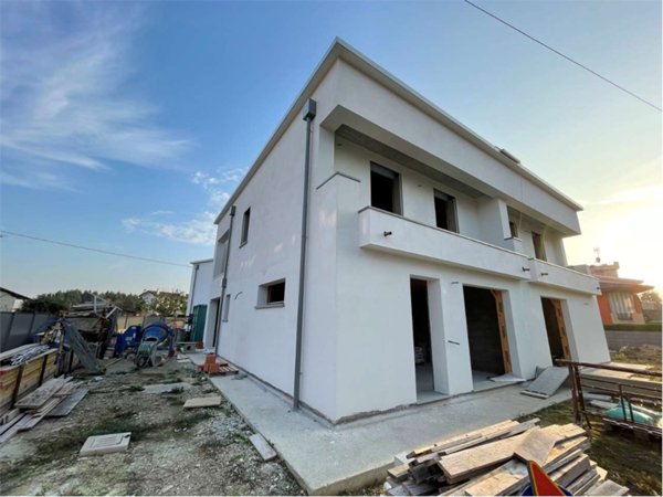 casa indipendente in vendita a Sant'Angelo di Piove di Sacco in zona Celeseo