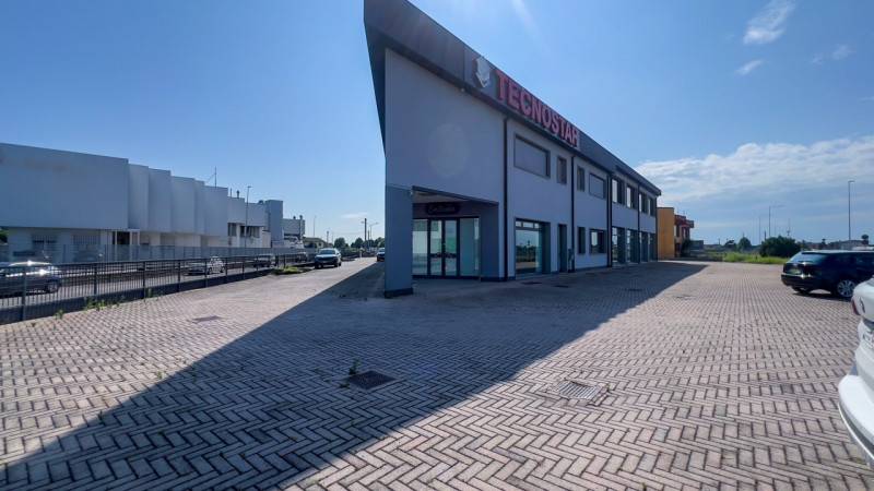 negozio in vendita a Sant'Angelo di Piove di Sacco in zona Vigorovea