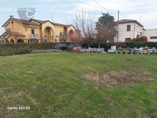 terreno edificabile in vendita a Sant'Angelo di Piove di Sacco