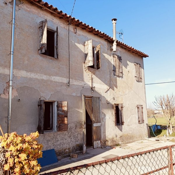 casale in vendita a Sant'Angelo di Piove di Sacco