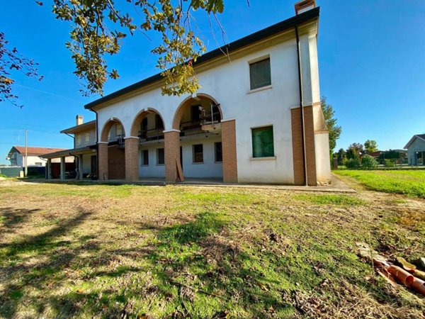 casa indipendente in vendita a Sant'Angelo di Piove di Sacco in zona Celeseo