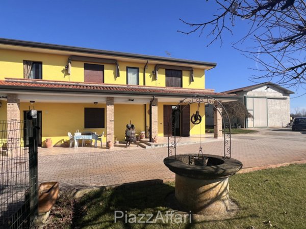 casa indipendente in vendita a Sant'Angelo di Piove di Sacco in zona Vigorovea