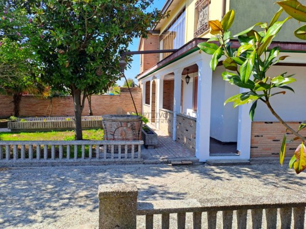 casa indipendente in vendita a Sant'Angelo di Piove di Sacco in zona Celeseo