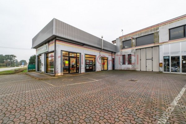 locale commerciale in vendita a Sant'Angelo di Piove di Sacco in zona Vigorovea