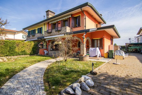casa indipendente in vendita a Sant'Angelo di Piove di Sacco in zona Vigorovea
