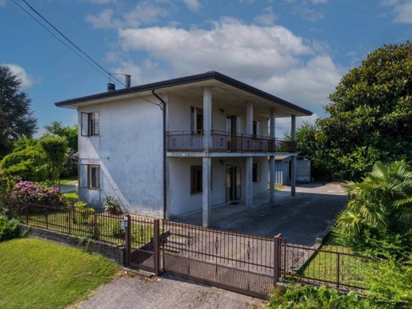 casa indipendente in vendita a Sant'Angelo di Piove di Sacco in zona Celeseo
