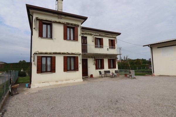 casa indipendente in vendita a Sant'Angelo di Piove di Sacco in zona Celeseo
